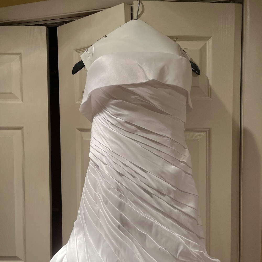 Pronovias Wedding/Debutante Dress
